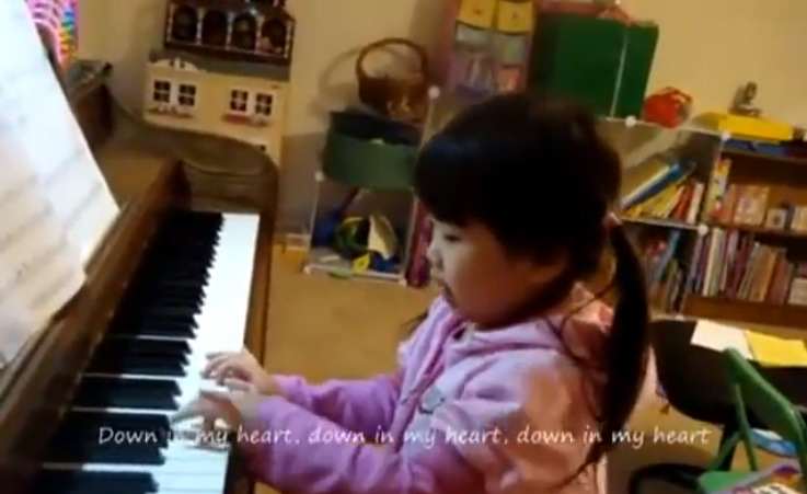 4 Year Old Praises God in the Cutest Way