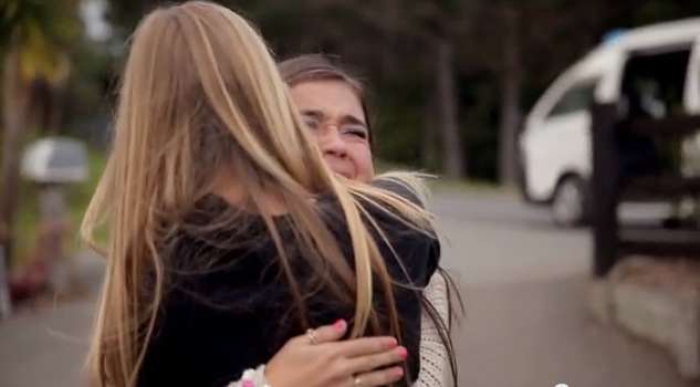 Two Girls, Each With One Arm, Become Best Friends Through Skype