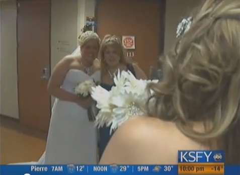 Daughter Changes Wedding At Last Minute To Grant Dying Mother's Wish