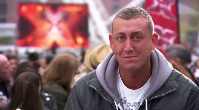 Nervous Man Amazes the Audience With His Singing Talent