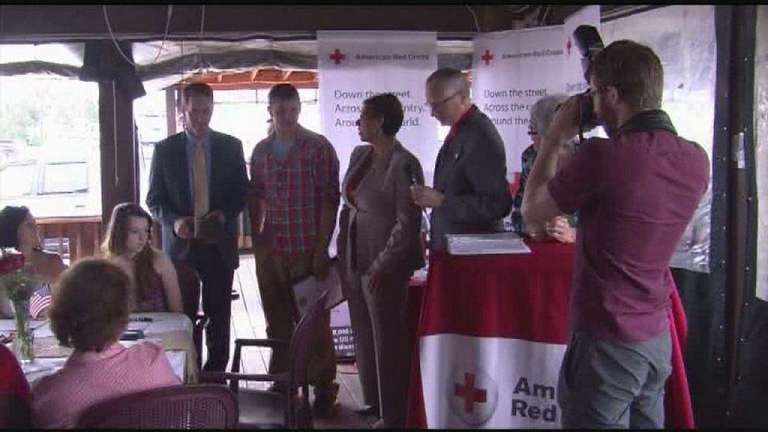 Teenager-recognized-for-saving-life