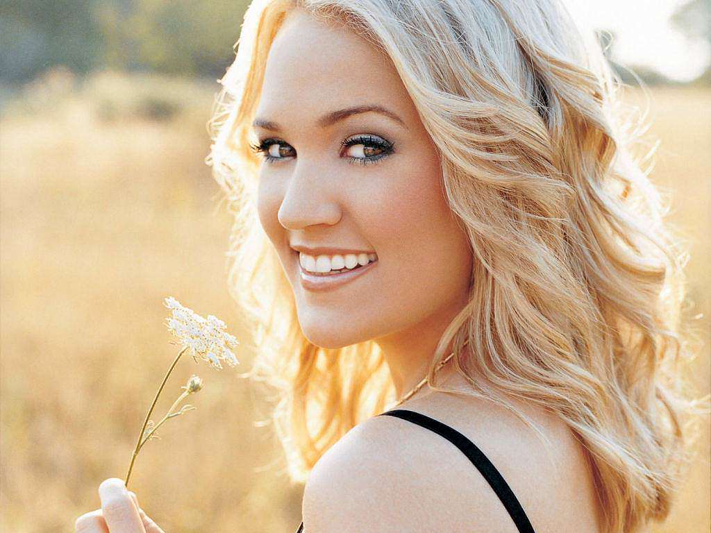 Carrie-Underwood-smile1