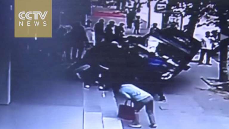 samaritans lift minibus off cleaner