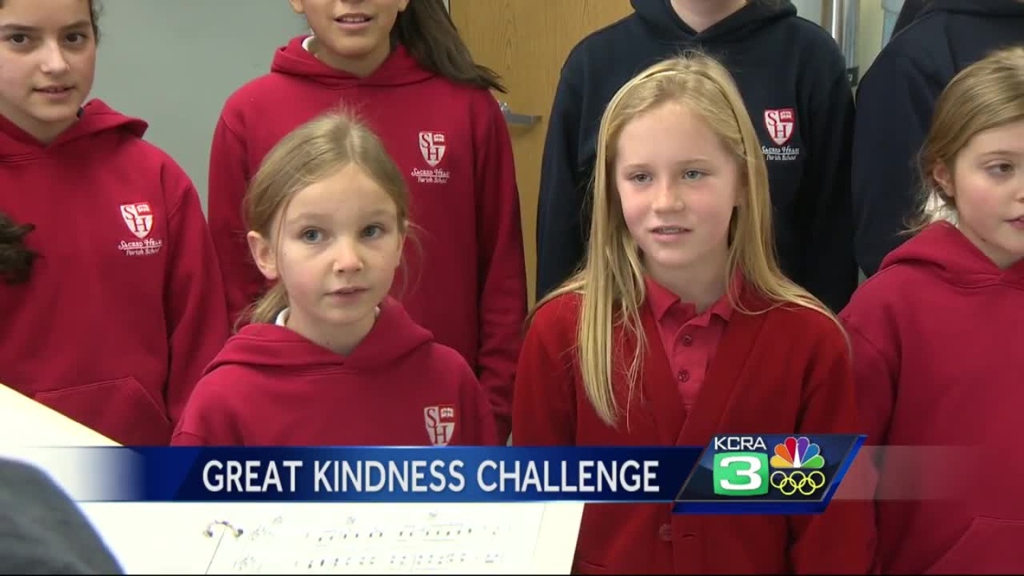 Sacred-Heart-students-spread-kindness-one-card-at-a-time