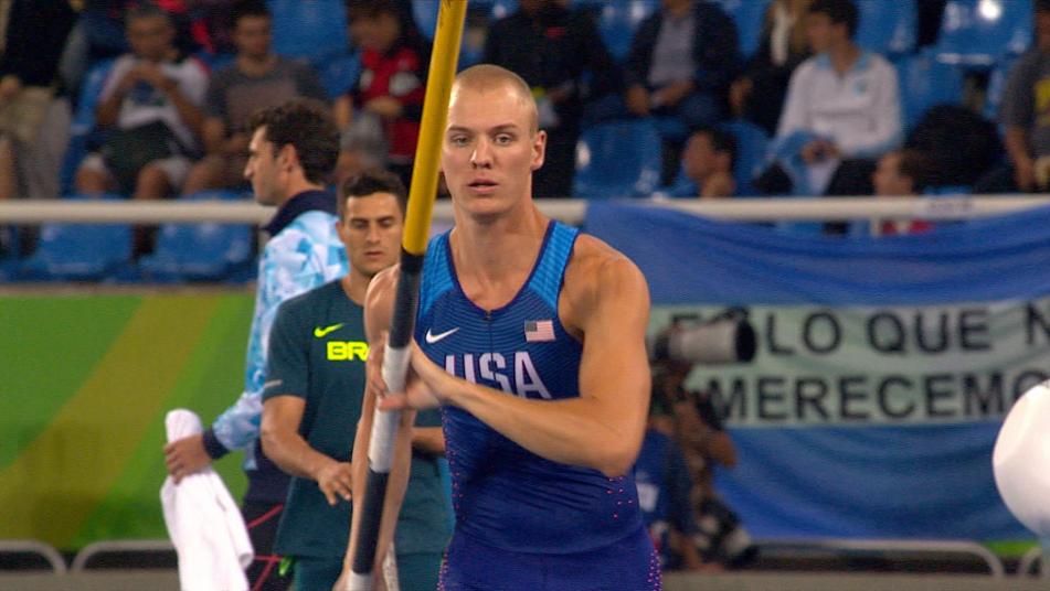 us pole vaulter stops mid attempt