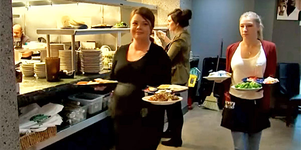 pregnant-waitress-900-tip