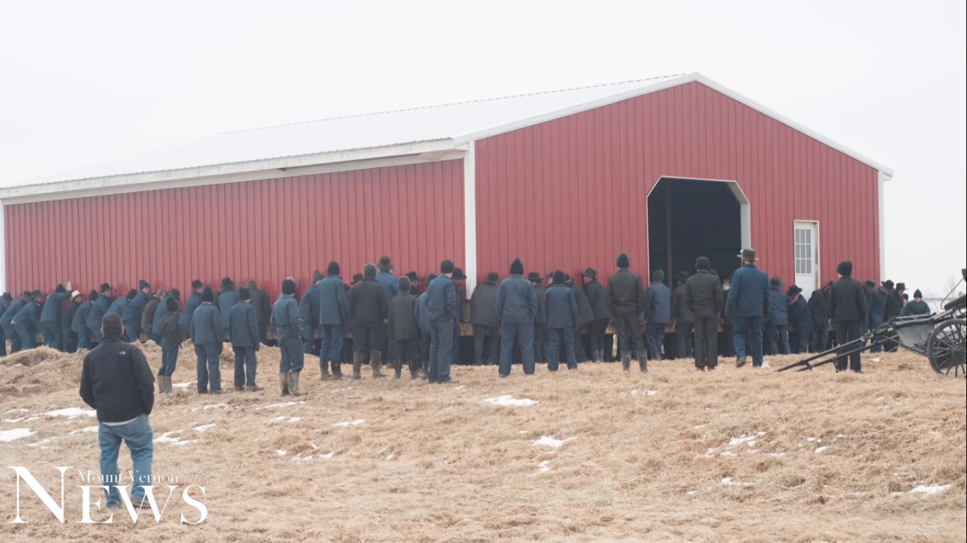 amish-lift-barn
