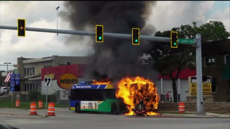 good samaritans help bus rescue