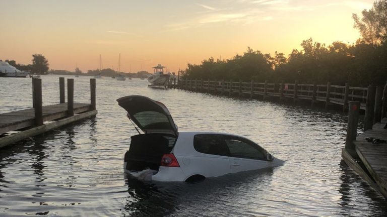 venice-suv-rescued-by-kyaker