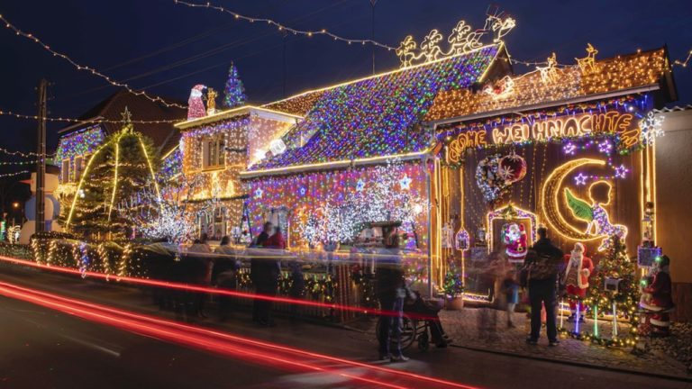 christmas-lights-covid-2