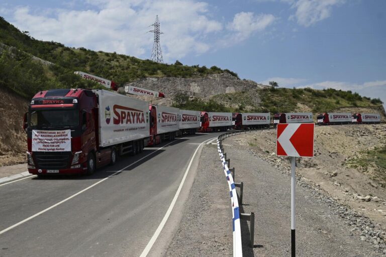 truck-blockade