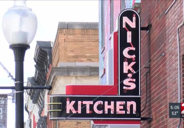 huntington restaurant serves up kindness