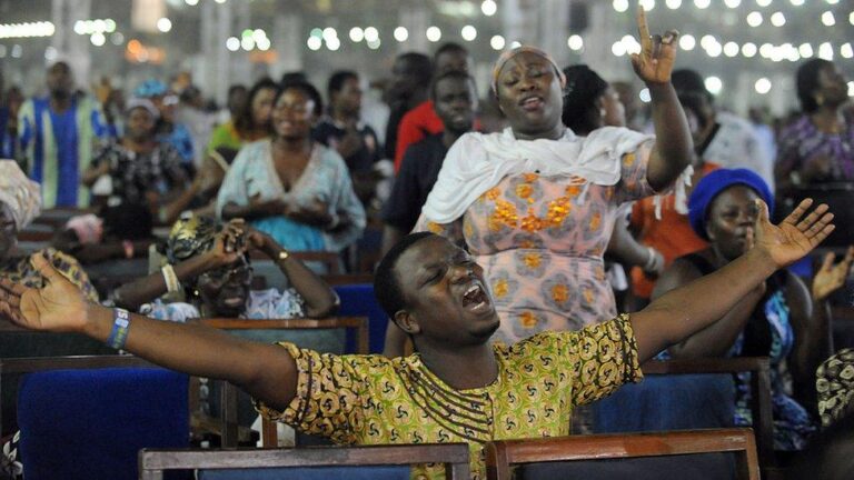nigerians defy through worship 2